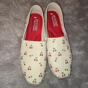 Bob's - Skechers Shoes